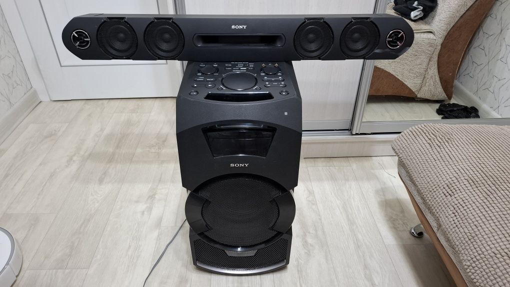 Мощный медиацентр Sony MHC-GT3D