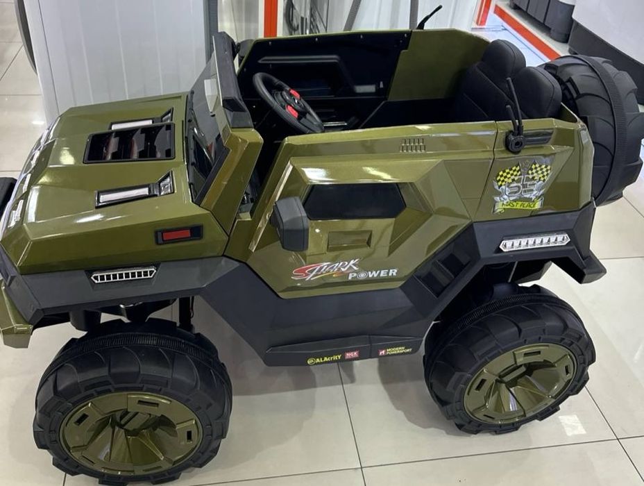 Продам детский Электромобиль в отличном состояниии