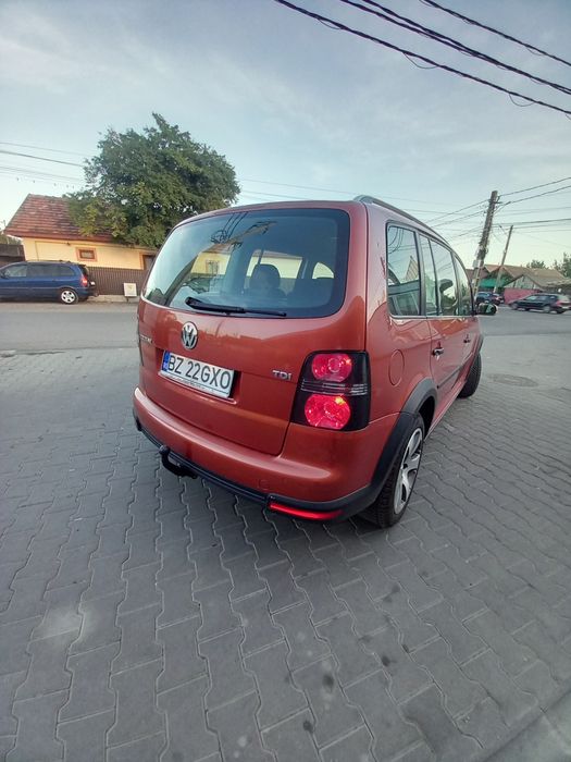 Volkswagen Cross Touran