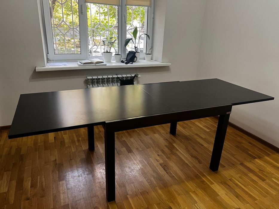 Стол обеденный со стульями