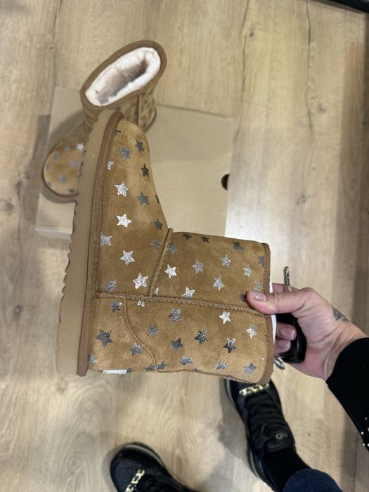 уникални ботуши UGG,номер 33,5,нови