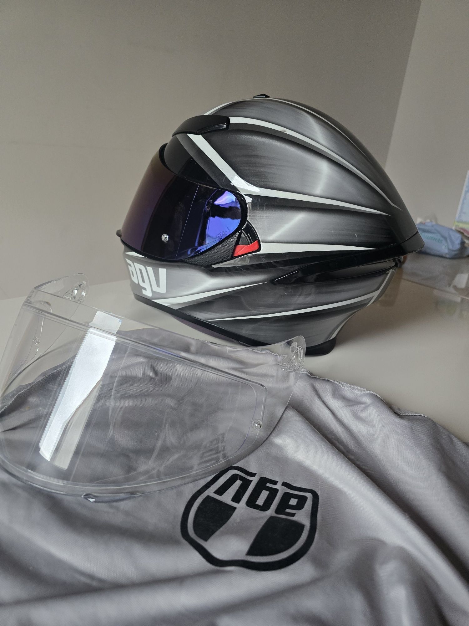 Каска AGV K6   размер с