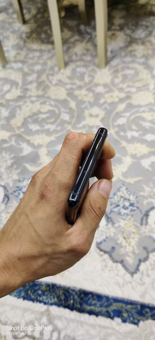 Samsung note 8. 256 GB sotiladi