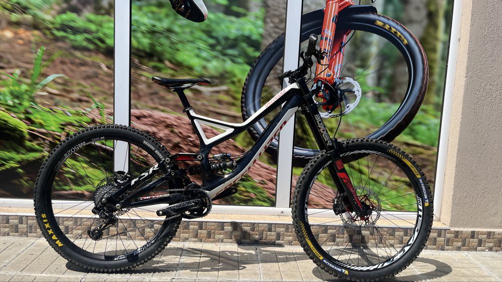 Specialized Demo 8/AL/M/DH