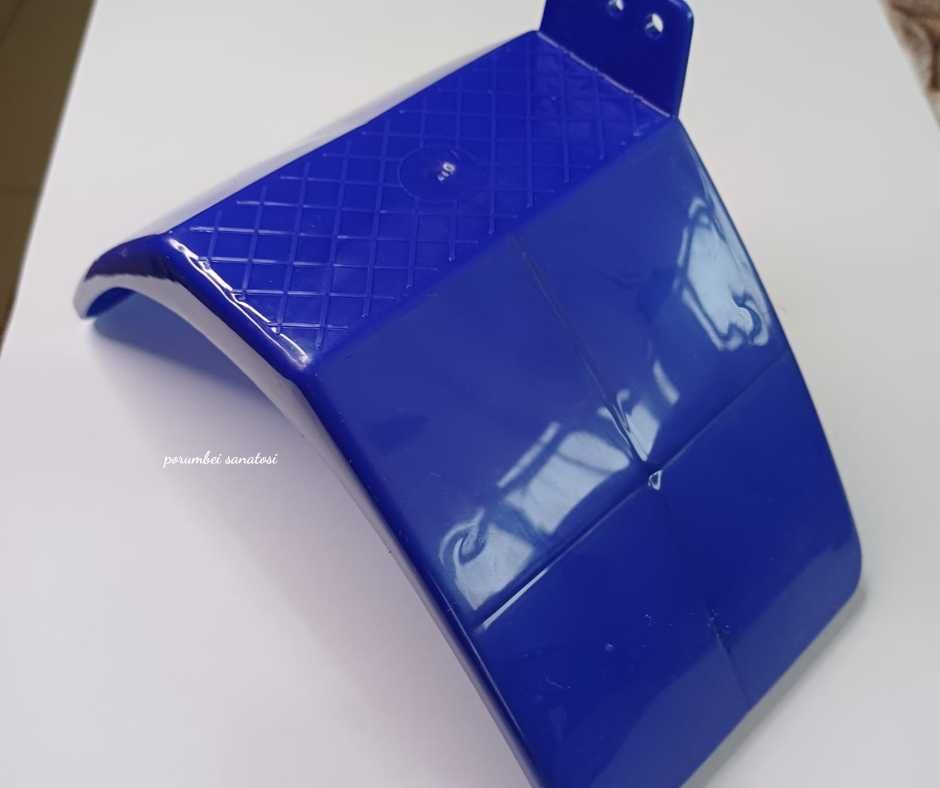 Vând odihnitori albastre din plastic pentru porumbei