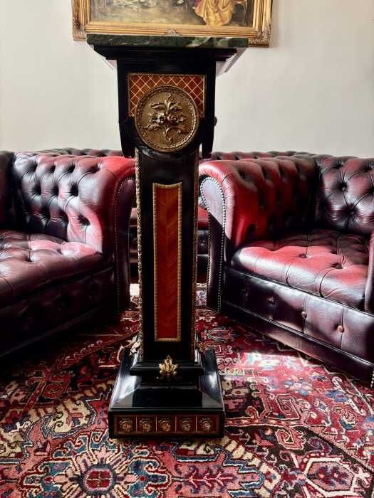 Spectaculos piedestal Boulle-intarsii-bronz-marmura-portelan-Franta