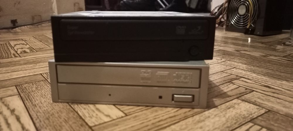 SD/DVD-ROM на разбор