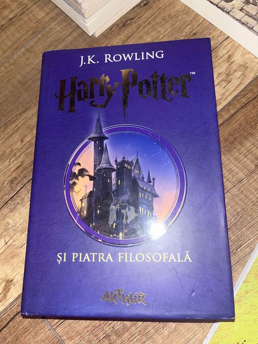 Carți : Harry Potter si piatra filosofală , Cronicile din Narnia , etc