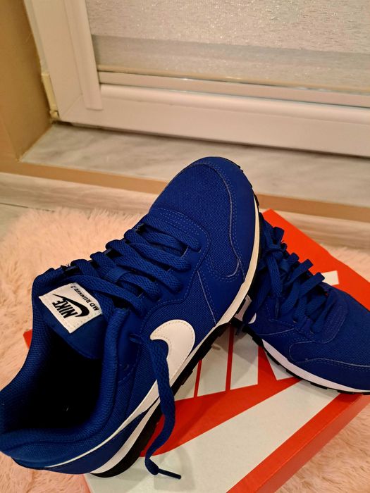 Пордава се дамски маратонки NiKE! 38 номер!