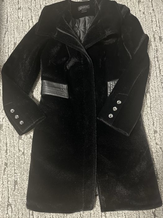 Палто на Lucy с косъм