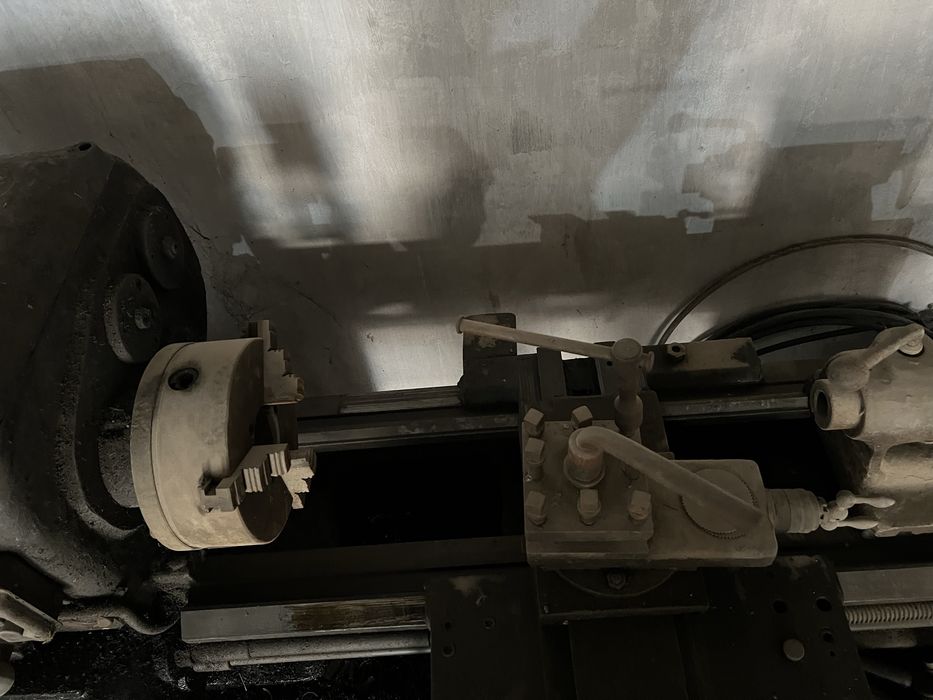 Tokarniy stanok sotiladi!