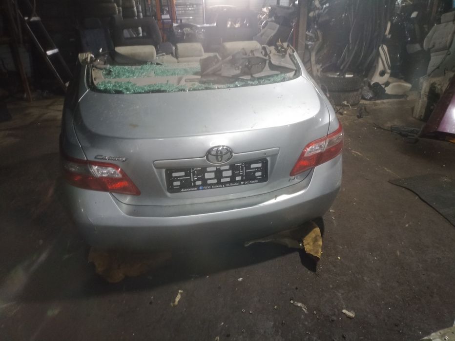 Задняя часть  и крыша на Камри 40 американец