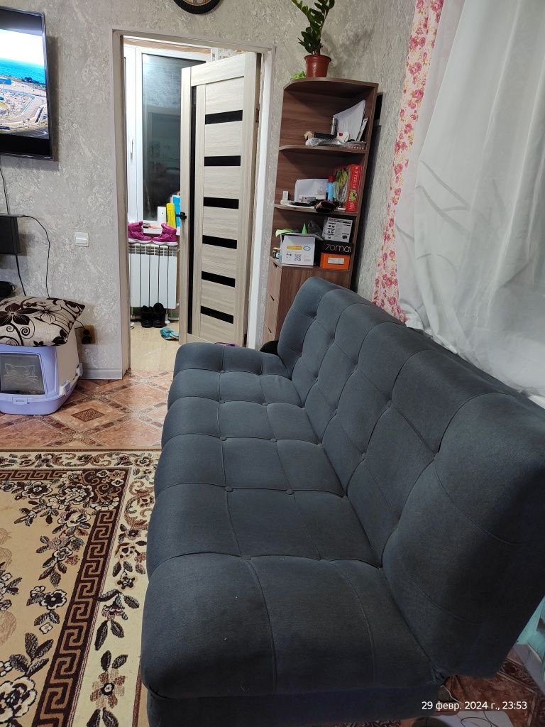 Продам диван практически новый