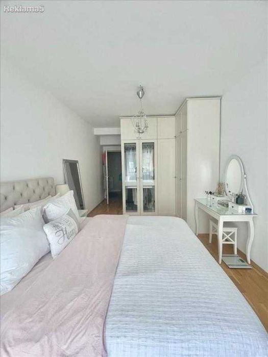 Дава се под наем Двустаен апартамент в Бургас, Лазур - 65 кв.м за 204 € - Снимка #2