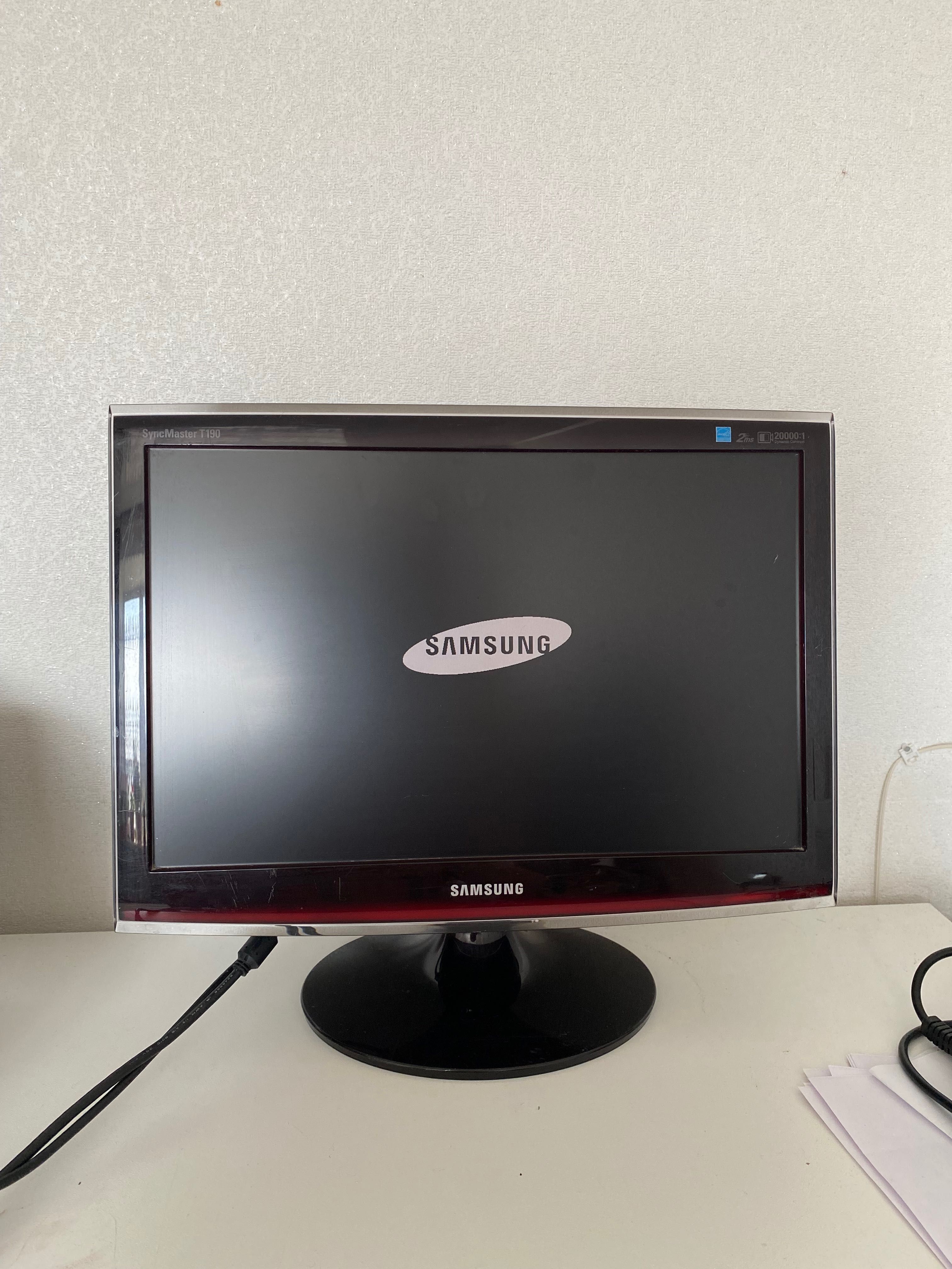 монитор Samsung 19