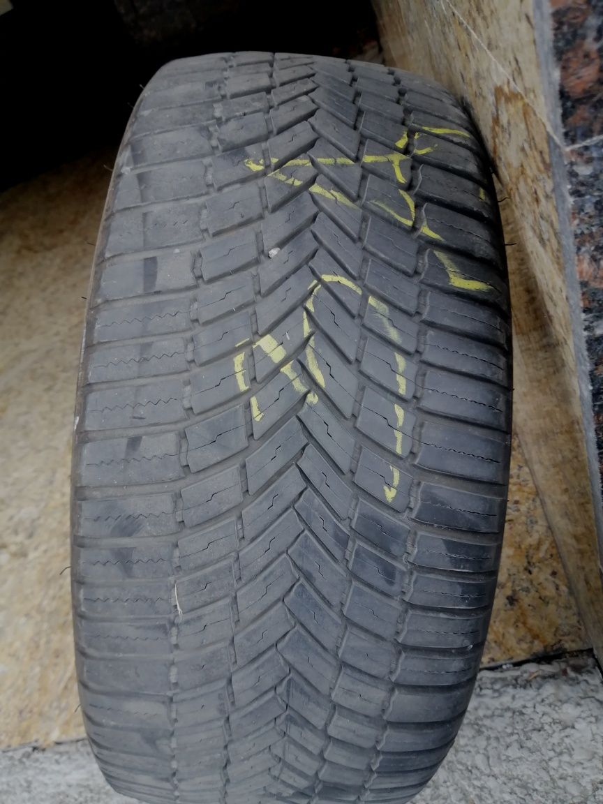 2 всесезонни гуми Bridgestone 225/45/R17