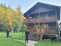 Închiriez cabana  mlla munte  cheia Prahova și poate închiria și 2  c.