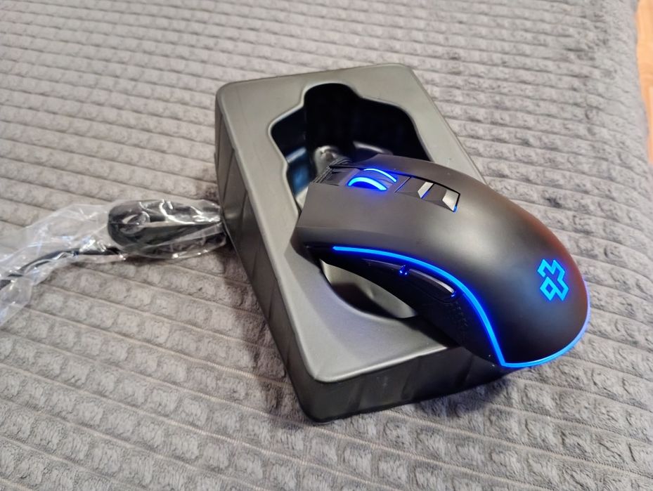 Vând mouse gaming qwertykey nou QK Forge