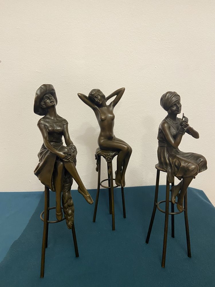 Statuete bronz , semnate Chiparus / pret bucata
