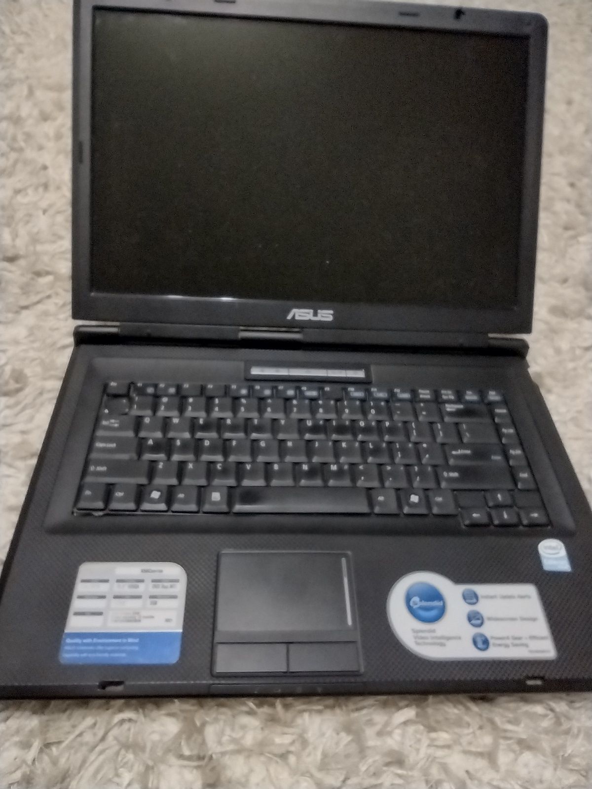 Laptop Asus și Fujitsu-Siemens