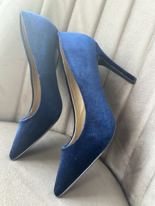 Обувки в красиво синьо