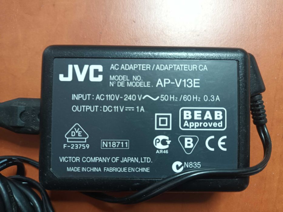 Adaptor alimentator camera  video JVC AP-V13E 11V 1A