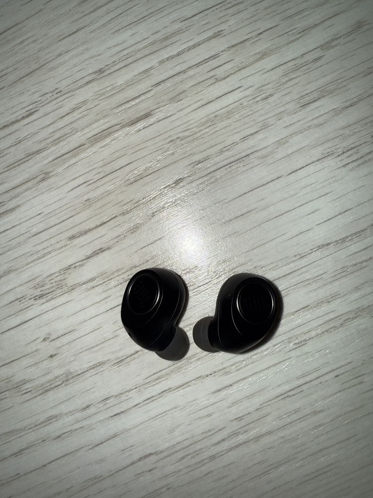 JBL casti wireless