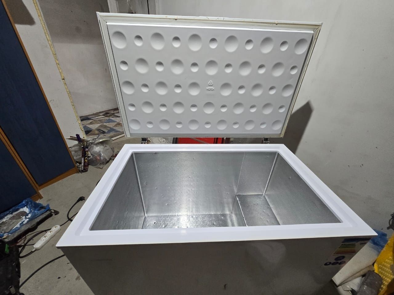 Продам морозильную камеру