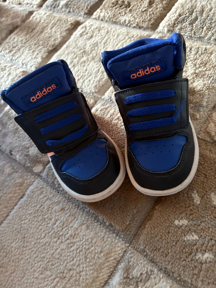 Adidasi baietel 22