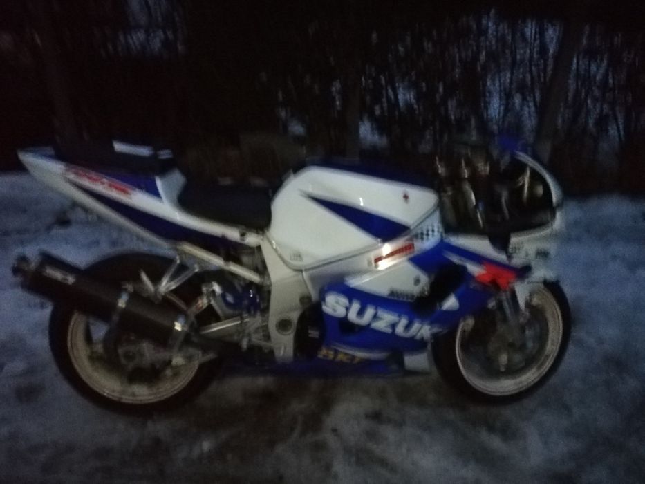 Suzuki Gsxr 750 на части