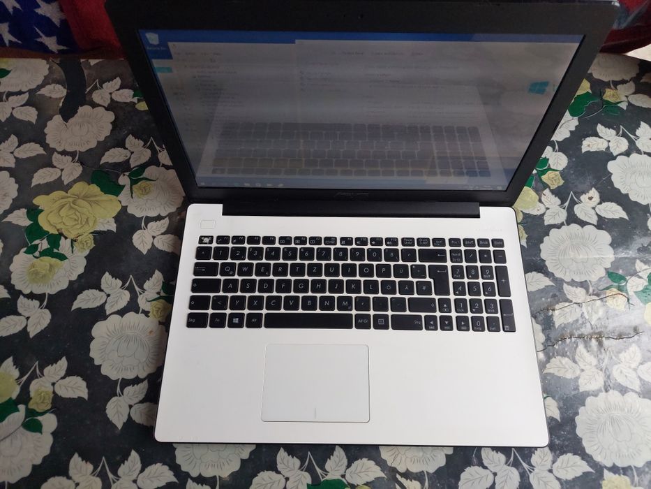 Laptop Asus/8gb+SSD