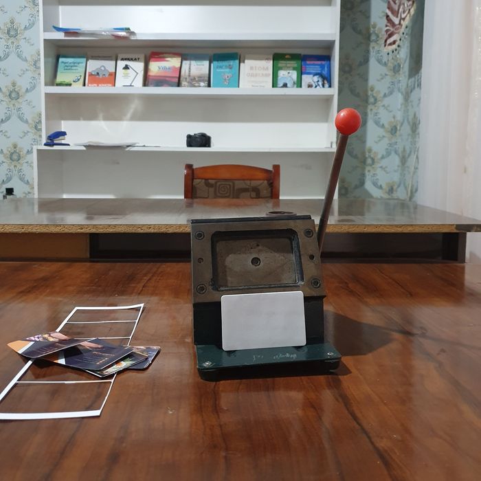 vizitka rezak, rezka (500 000 sum)