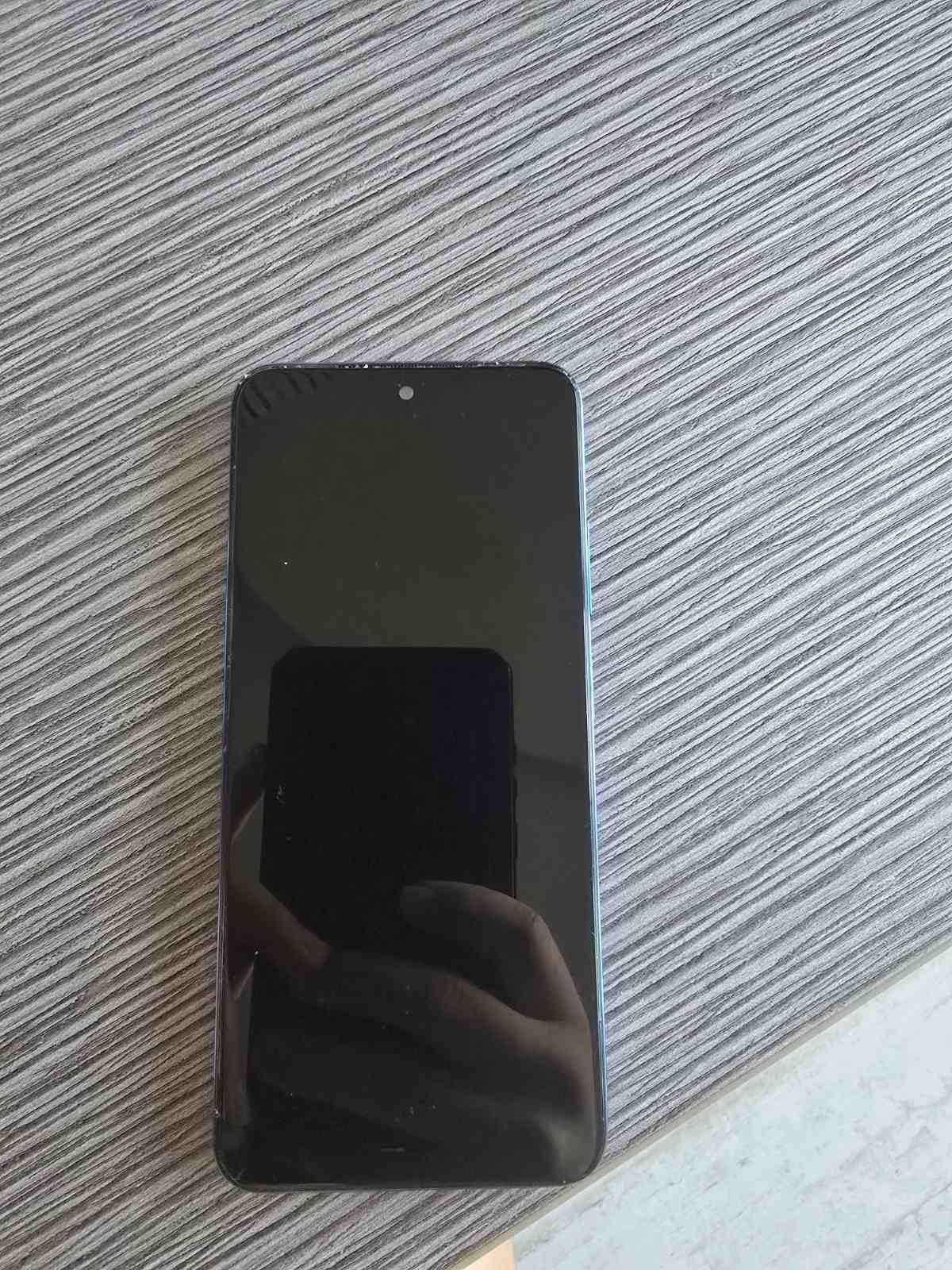 Сматфорн Xiaomi Redmi Note 11 за части или ремонт