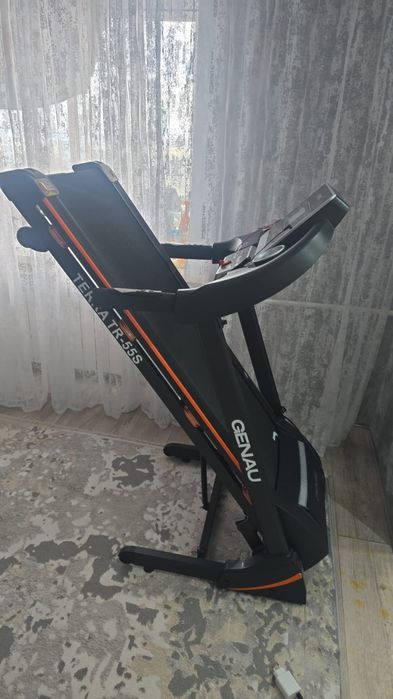 Продам беговую дорожку Genau