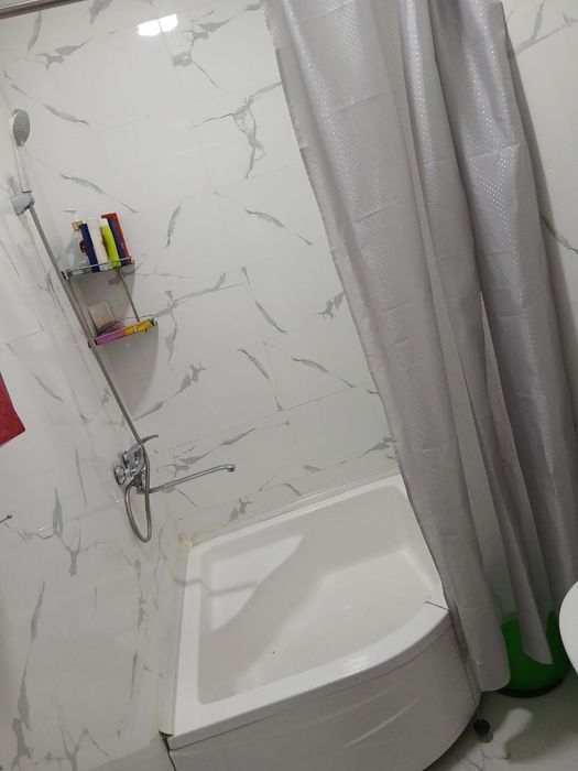 Srochna Yangi Darxonda Kvartira arendaga 200$