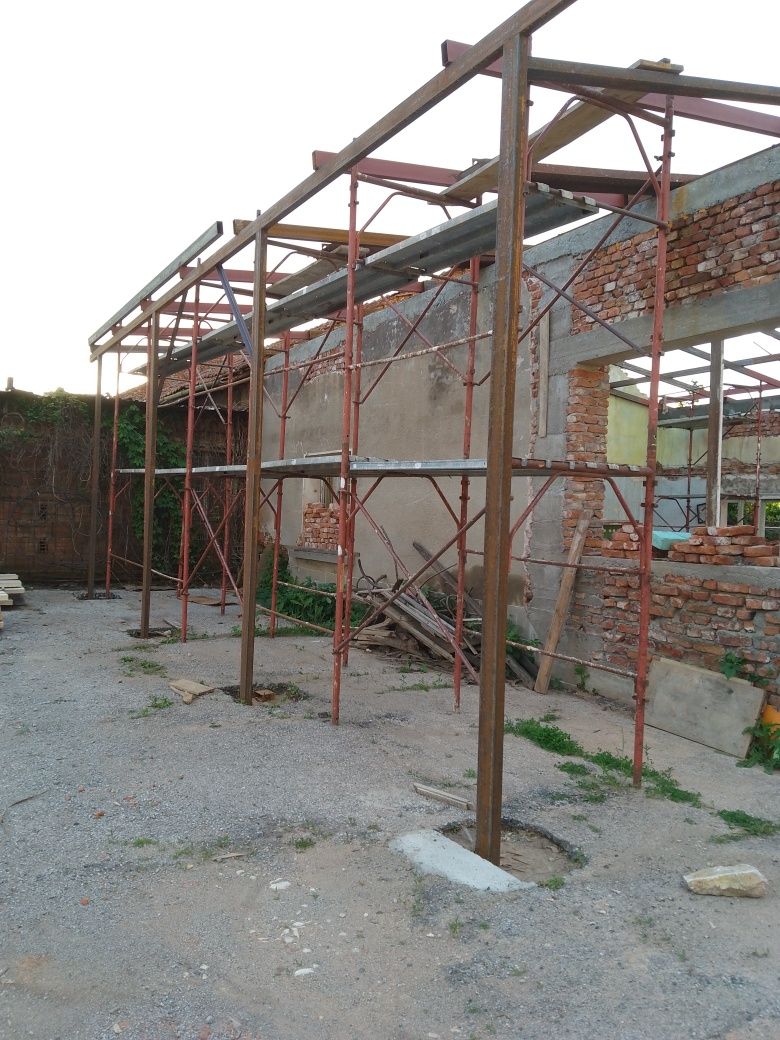Строително скеле под наем