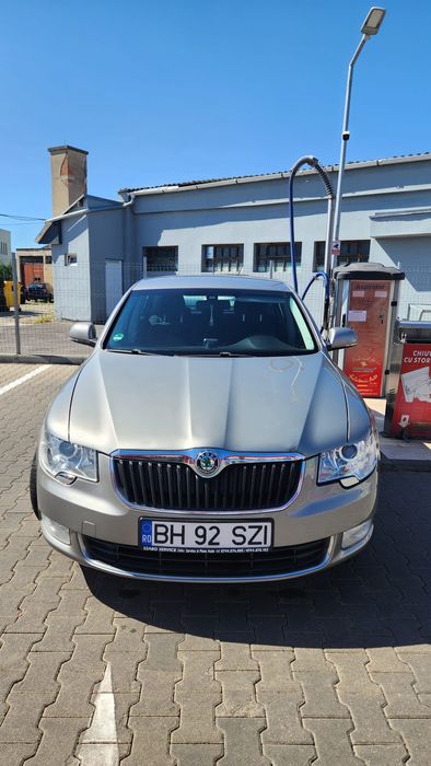 Vând Skoda Superb 1.4 TSI 2009, Euro 5, Gri metalizat, Înmatriculată