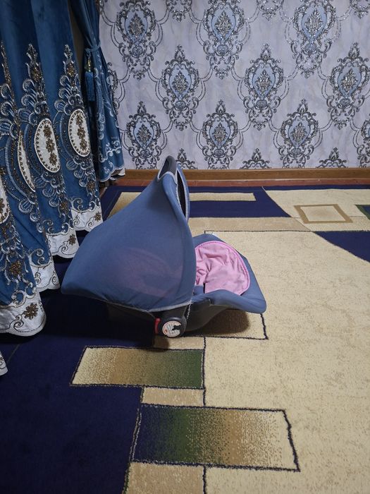 Автокресло сотилади