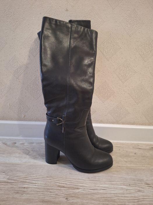 Продам зимние женские сапоги натуральная кожа и мех.