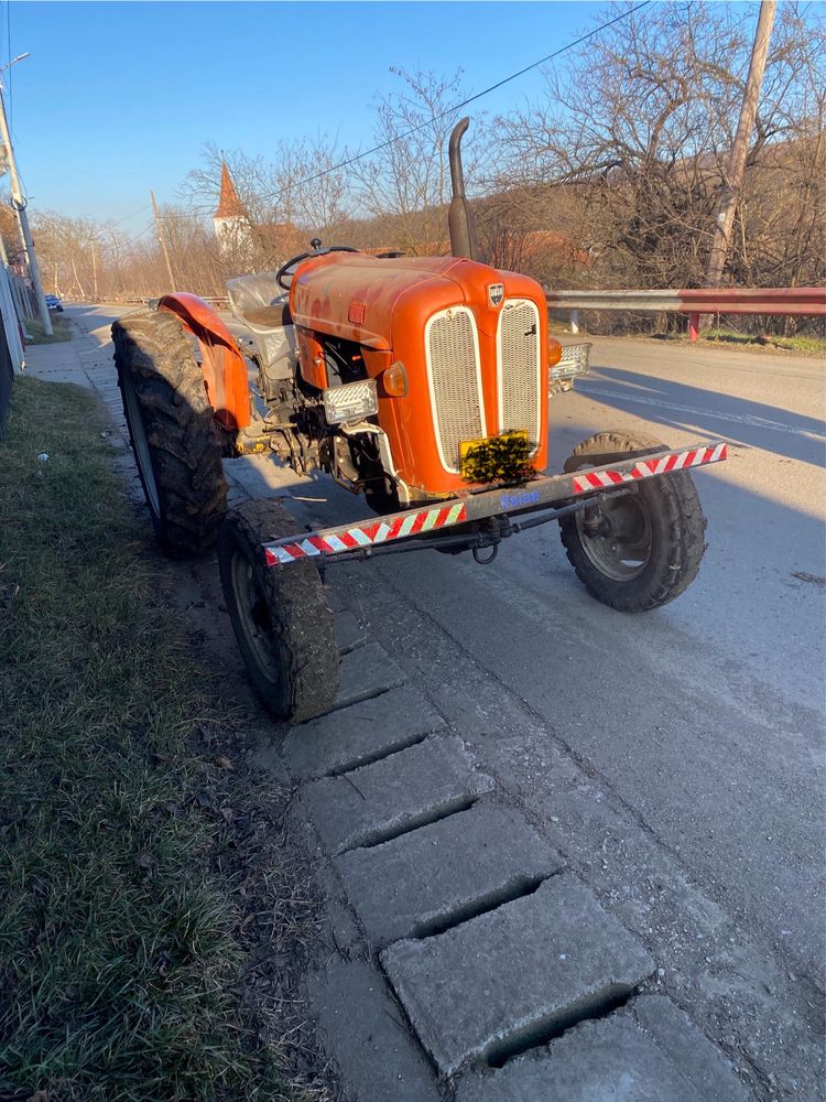 Tractor Fiat 411