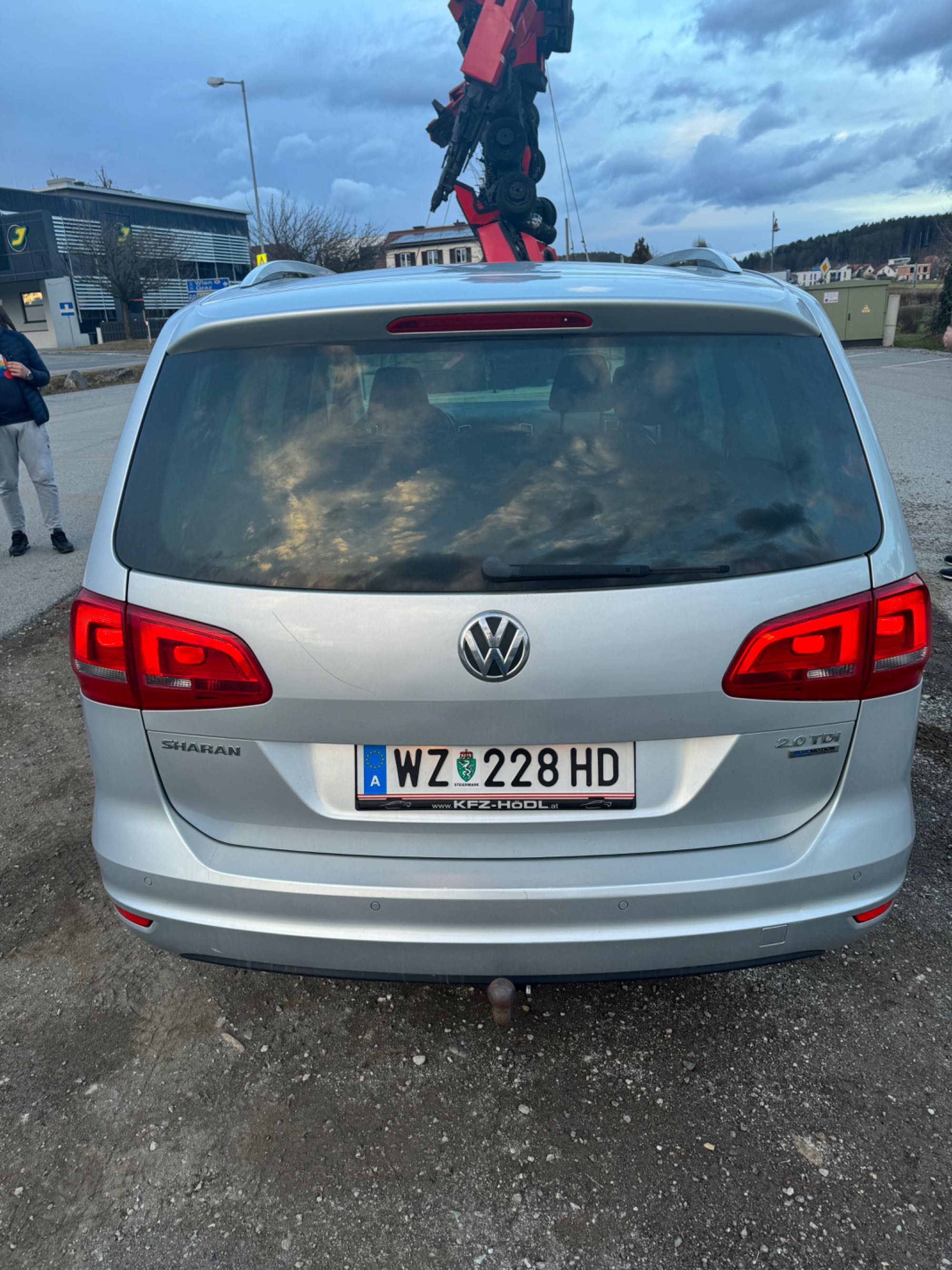 Vând vw Sharan 2012 2.0 Kombi Family van km 252.000 tdi. 140 cp .