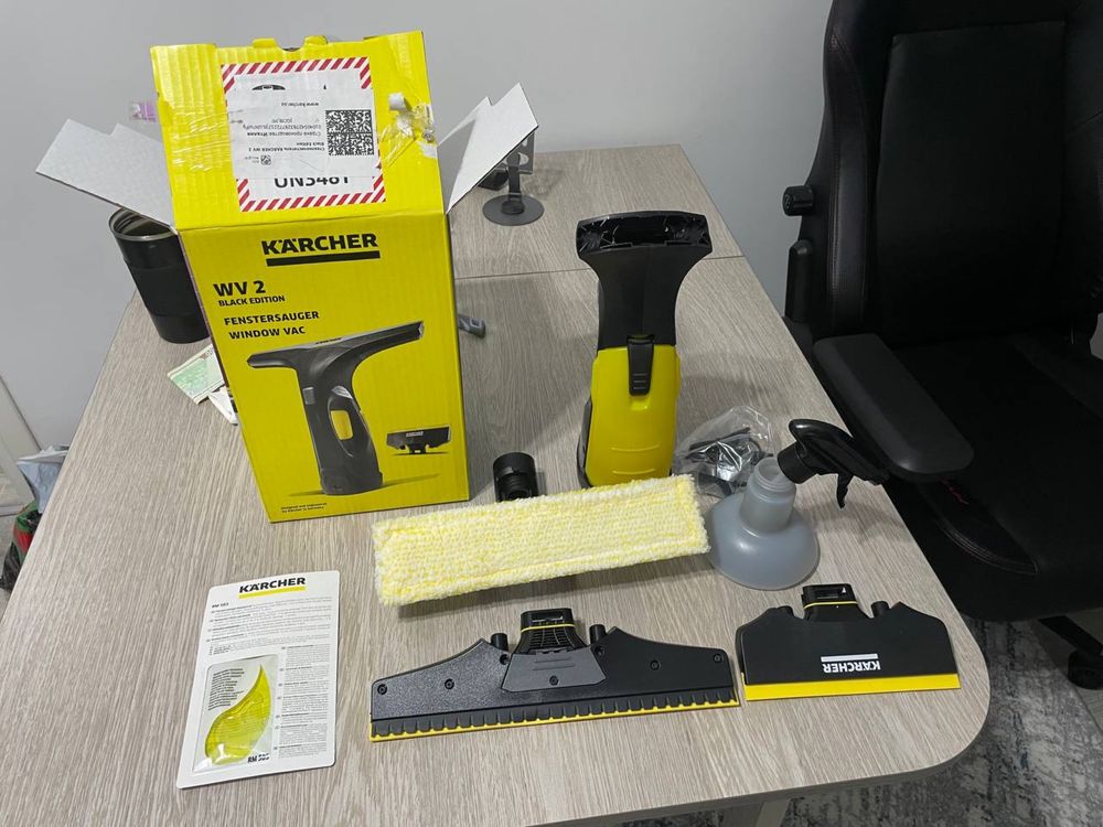 Стеклоочиститель Karcher WV 2 Black Edition