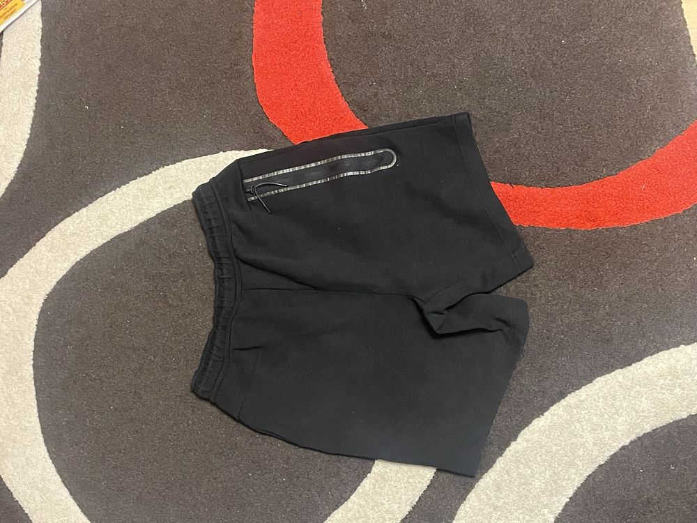 Tech fleece къси гащи