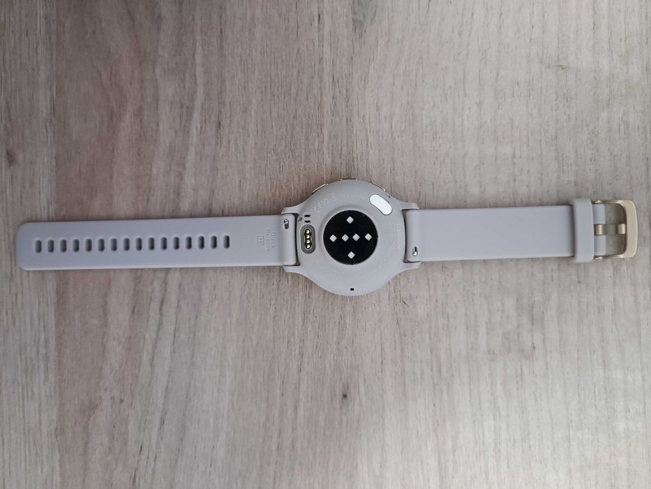 Нов смарт часовник Garmin - Venu 3S, 41 mm, 1.2'', Sage Grey/Silicone