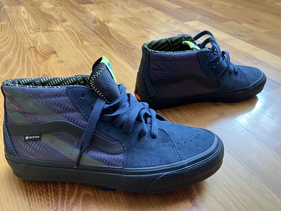 Adidasi Vans.