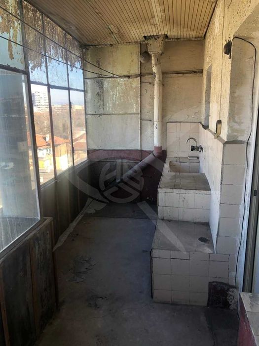 Продава се Тристаен апартамент в Пловдив, Съдийски - 74 кв.м за 1284 €/кв.м - Снимка #2