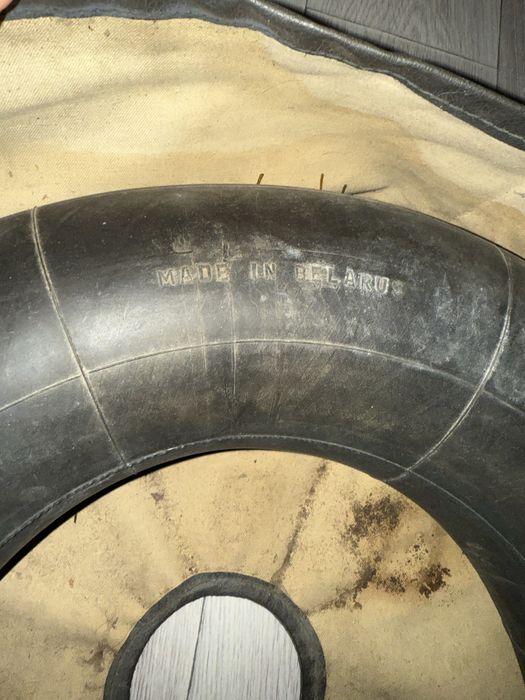 Покрышка от автомобиля