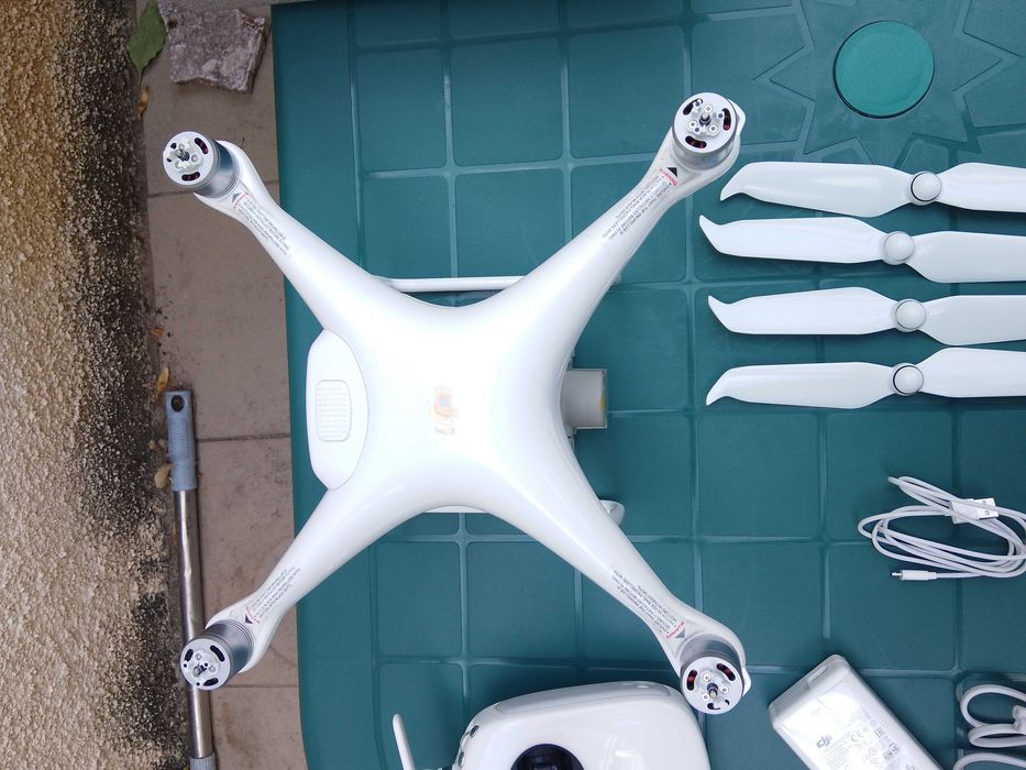 професионален дрон dji phantom 4 pro V.2.0 в перфектно състояние