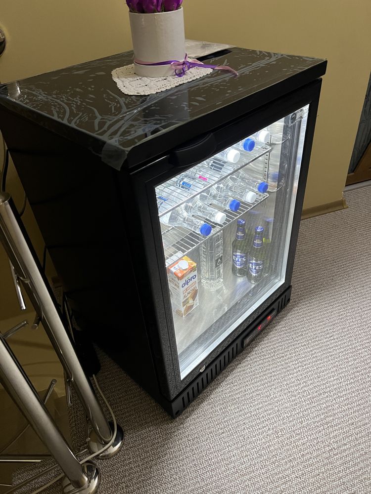 Vitrina frigorifica minibar NOU ambalat in cutie de carton
