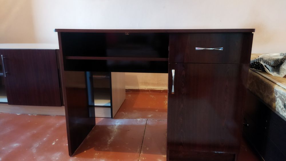 Письменный стол продам